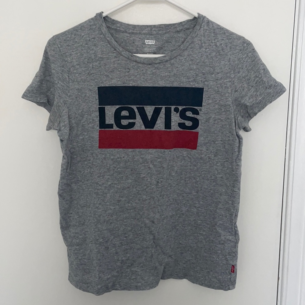 Levi’s grey t-shirt, perfect condition, worn once